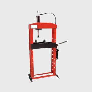 HYDRAULIC PRESS WITH MOVABLE PISTON
